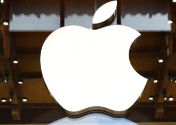 On completion of 20 years, Apple will give a big gift to its customers, from foldable iPhone to AirPods with camera, the launch discussion intensifies.