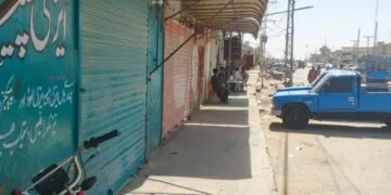 पाकिस्तान: बलूच कार्यकर्ताओं को उम्रकैद की सजा के विरोध में बलूचिस्तान बंद