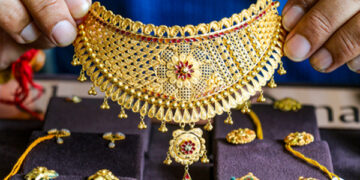 Precious metals fall due to increasing US-Iran tension, gold on MCX closes to Rs 1.46 lakh, silver slips 0.47 percent