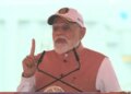 प्रधानमंत्री मोदी ने नौसेना को सौंपे तीन स्वदेशी युद्धपोत, कहा-