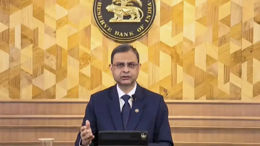 RBI kept the repo rate at 5.25%, there will be no change in EMI; Watch the relief to loan holders in the video