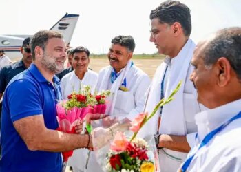 Rajasthan: Rahul Gandhi reached Kota, Gehlot and Pilot seen together at the airport.