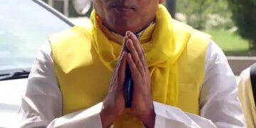 राजभर ने अखिलेश को जन्मदिन की बधाई के साथ कसा तंज, कहा-एसी-पीसी की राजनीति छोड़िए