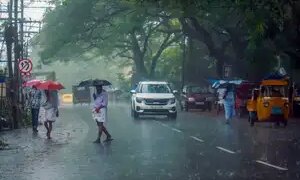 Red alert issued in three districts in view of possibility of heavy rain in Kerala