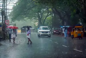 Red alert issued in three districts in view of possibility of heavy rain in Kerala