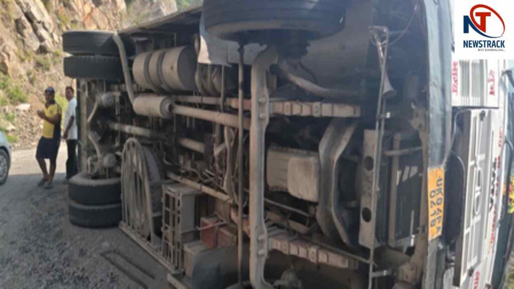 Rishikesh Badrinath Highway| Tehri Bus Accident Uttarakhand Road Accident | Tehri Bus Accident: Major road accident in Tehri, bus overturned on Rishikesh-Badrinath highway, 8 passengers injured. News Track in Hindi