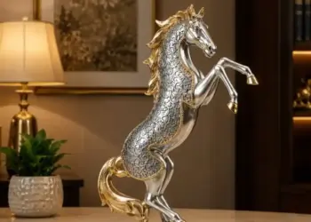 Running Horse Statue Benefits: Does keeping a running horse statue at home and office bring progress? Know the right direction and Vastu rules