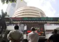 Share Market Closing: After huge fluctuations throughout the day, the market closed flat, biggest decline in these sectors