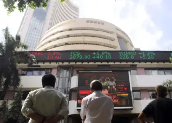 Share Market Closing: After huge fluctuations throughout the day, the market closed flat, biggest decline in these sectors