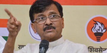 Shiv Sena UBT Crisis: Sanjay Raut's sensational claim regarding defection, said - 'The deal is being done for Rs 15-15 crores'