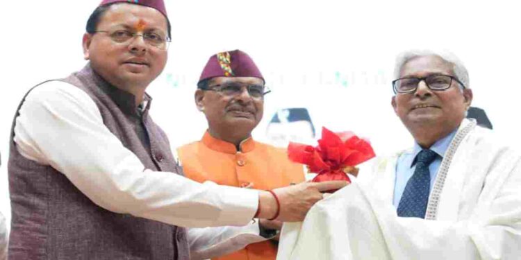 Shivraj Singh Chouhan and Pushkar Singh Dhami. | Uttarakhand News: Message from agriculture and prosperous farmer from Pantnagar: Shivraj, Dhami said old students are our pride. News Track in Hindi
