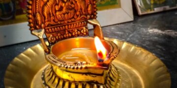 Should we burn long or round wick in puja? Know which wick is considered auspicious for which deity