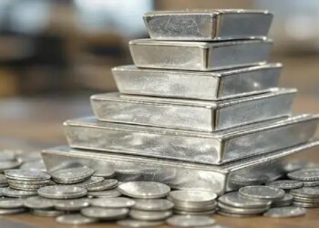 Silver Price Crash: ₹ 24,000 silver broken in just 6 days, price slipped below 2.5 lakhs, big fall in gold too