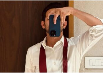 Sometimes, to run the house, he cleaned tables in a coffee shop, his mother worked as a labourer, today this actor is the owner of crores!