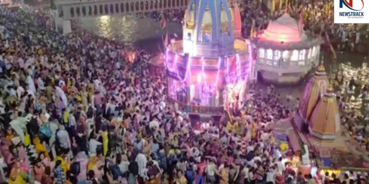 Somvati Amavasya 2026| Haridwar Ganga Snan Har Ki Pauri Newstrack Latest News | Somvati Amavasya: Ocean of faith in Haridwar, huge crowd of devotees on Somvati Amavasya. News Track in Hindi