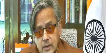 तृणमूल कांग्रेस में फूट बिना सिद्धांतों वाली राजनीति को दर्शाती है: शशि थरूर