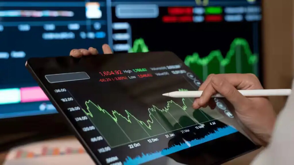 Stock Market Tips: 20 stocks became experts' choice for Friday trading, note target price and stoploss.