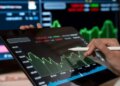 Stock Market Tips: 20 stocks became experts' choice for Friday trading, note target price and stoploss.