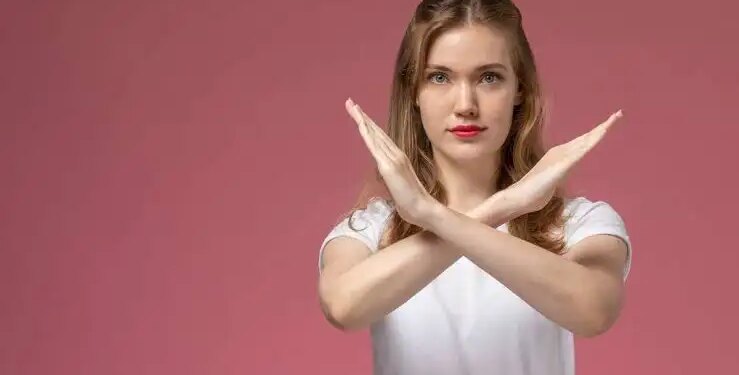 The desire to make the skin glow can be overwhelming, know which things applied on the face can spoil the skin.