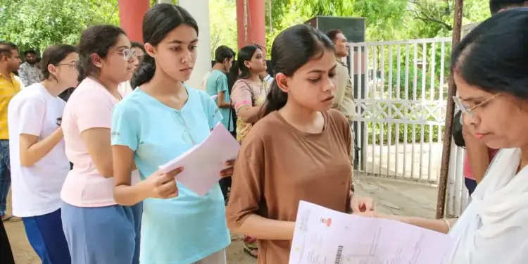 The student had appeared for NEET Re-Exam by hiding her mobile in her undergarments! Reached jail as soon as she was caught, know the whole matter