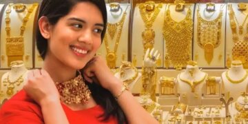 There was a brake on the fall in gold prices, both 24 and 22 carat became expensive, know today's new rate.