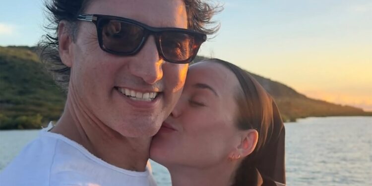 This boldest actress became pregnant with former PM's twins, half the world was shocked to know the truth