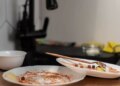 This small mistake while eating can make you poor, the happiness and prosperity of your home can go away.