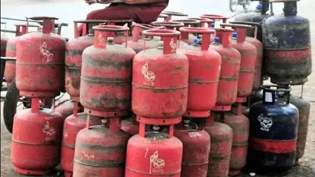 Today's LPG rate: How much change in the price of 14 and 19 kg cylinder, know the latest price of your city