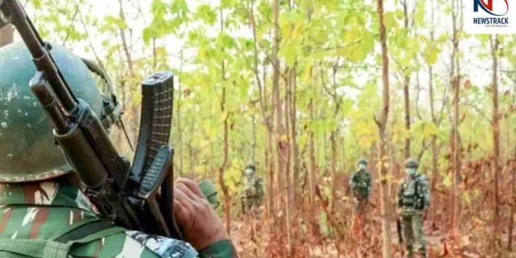 Top PLFI Commander Shot and Arrested. Jharkhand Encounter News Secret Diary Recovered | PLFI Commander Encounter: Encounter between police and PLFI in Khunti, top commander Shravan Das arrested in injured condition, many weapons recovered. News Track in Hindi