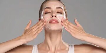 Troubled by blackheads and whiteheads? So this home remedy of rice can help in getting rid of it.