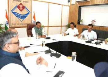 Uttarakhand AgriStack CS Orders Fast-Tracking of Crop Survey and Farmer Registration | Uttarakhand News: Strict instructions from the Chief Secretary on digital crop survey and farmer registration, special task to these 4 districts including Dehradun. News Track in Hindi