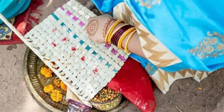 Vat Purnima fast story: The immortal story of Savitri-Satyavan, this fast is a symbol of unbroken good fortune.