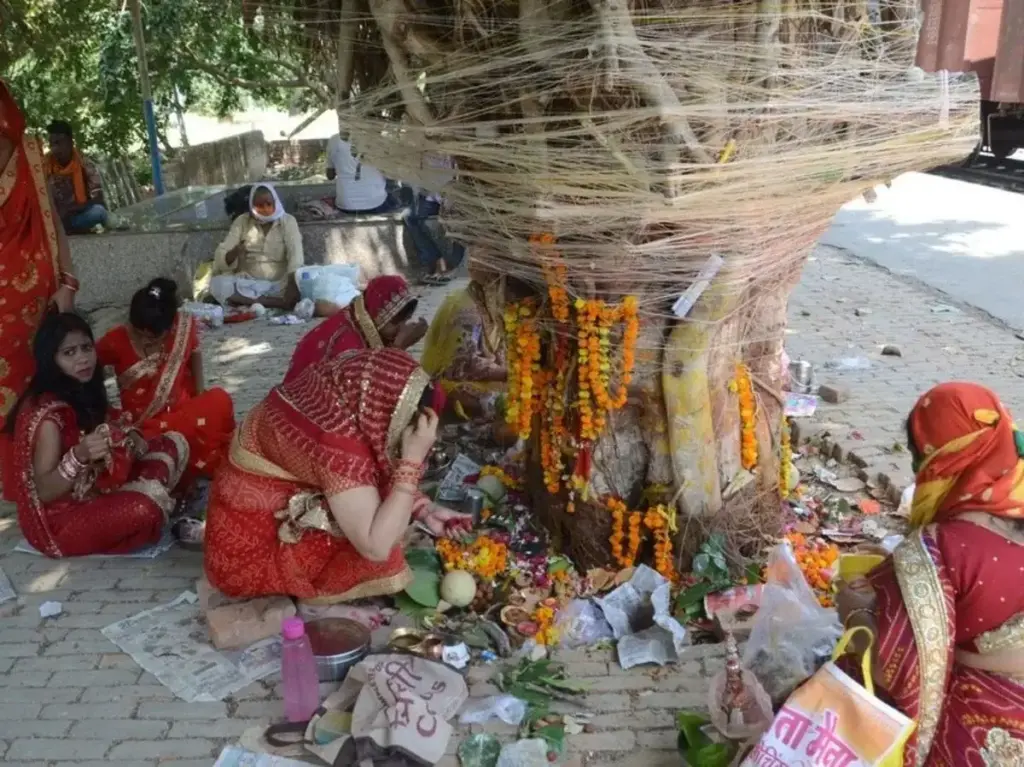 Vat Saptami 2026: Vat Saptami fast will be observed tomorrow, know the auspicious time, worship method and religious importance of the banyan tree.