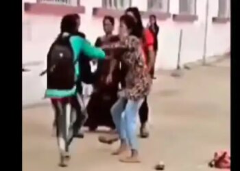 Went out for a walk and started fighting! Video of scuffle between girls at hill tourist spot in discussion
