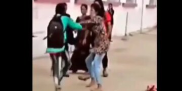 Went out for a walk and started fighting! Video of scuffle between girls at hill tourist spot in discussion