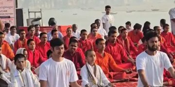 Yoga Yatra from Gangotri to Gangasagar, people practiced yoga together in Kashi
