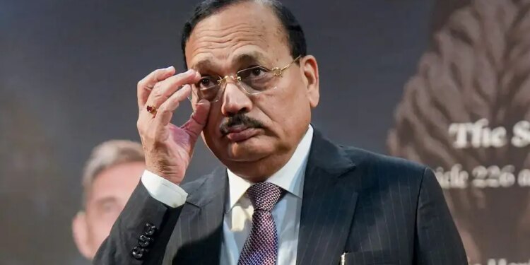 'You people are parasites...' After the uproar over cockroaches, CJI Surya Kant again lashed out, who knows whom he told lies to?