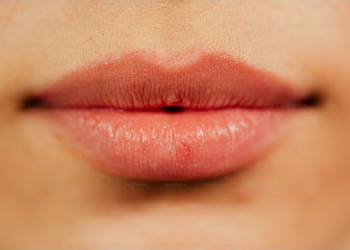 ≡ A small change in the lips can reveal the biggest secret of the mind! ➤ Brain Berries