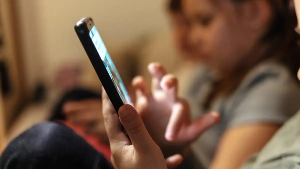 Are reels taking a toll on children's education, focus and memory? Is your child also a victim?