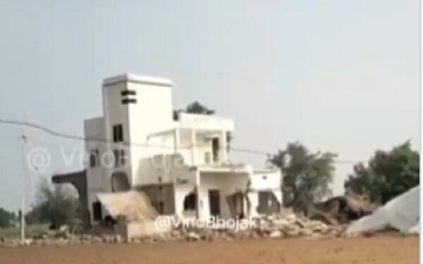 Big attack on gangster Rohit Godara's house at midnight: Unknown people demolished the house, police-administration shrugged it off
