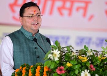 CM Pushkar Singh Dhami|Chamoli News|Jan Jan Ki Sarkar|Latest Hindi News|Samachar Hindi Newstrack | Uttarakhand News: In the 'People's Government' camp, the contractor registration certificate was immediately received by the order of the Chief Minister. News Track in Hindi