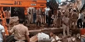 Chandigarh building accident: Two-storey building collapsed in Industrial Area Phase-2, 2 dead]Administration orders magisterial inquiry