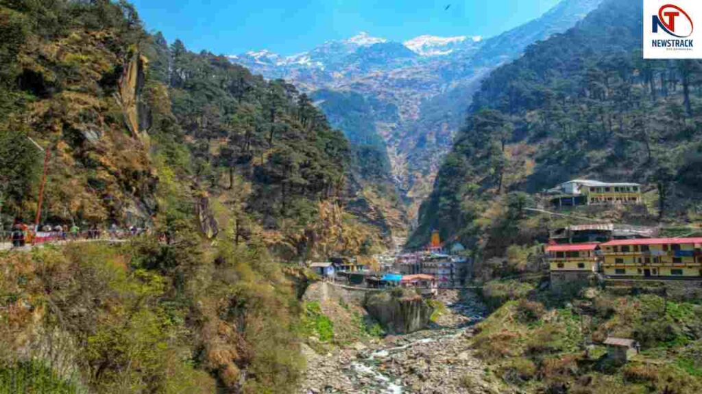 Char Dham Yatra Temporarily Suspended in Uttarakhand. IMD Red and Orange Alerts | Uttarakhand: Chardham Yatra temporarily postponed due to heavy rains and landslides on the routes. News Track in Hindi