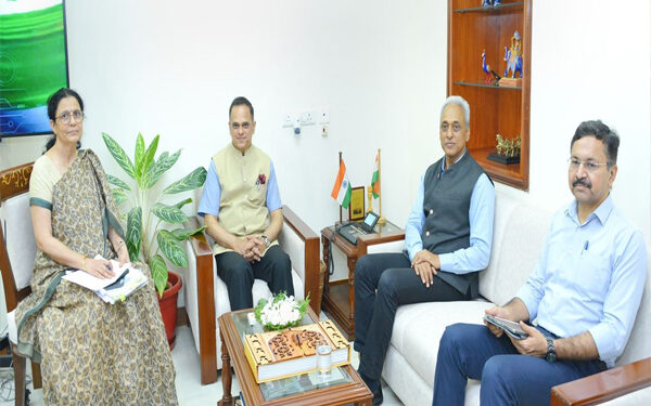 Chief Secretary met PFRDA President Sivasubramanian Raman