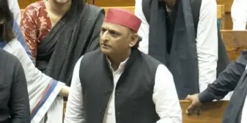 'Congress-BJP were allowed to speak, why not us', Akhilesh got angry at not getting a chance to speak in the House.