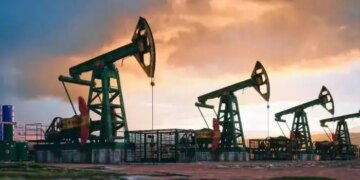 Crude Oil Price Update: Effect of expensive oil in the international market, Central Government increased tax on diesel and aviation fuel.
