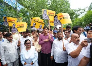 Delhi: AAP protests for third day on drug scam, accuses government