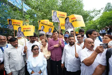 Delhi: AAP protests for third day on drug scam, accuses government