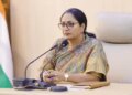 Delhi: Government gave Rs 1 crore each to the families of personnel who lost their lives during Covid 19 duty.