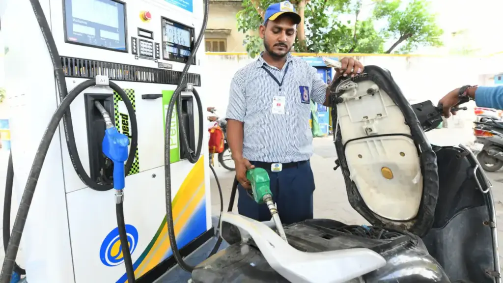 'Diesel is ₹19 and petrol is ₹6...' Crude is cheaper than before, yet why are oil companies in loss? Understand the complete mathematics here